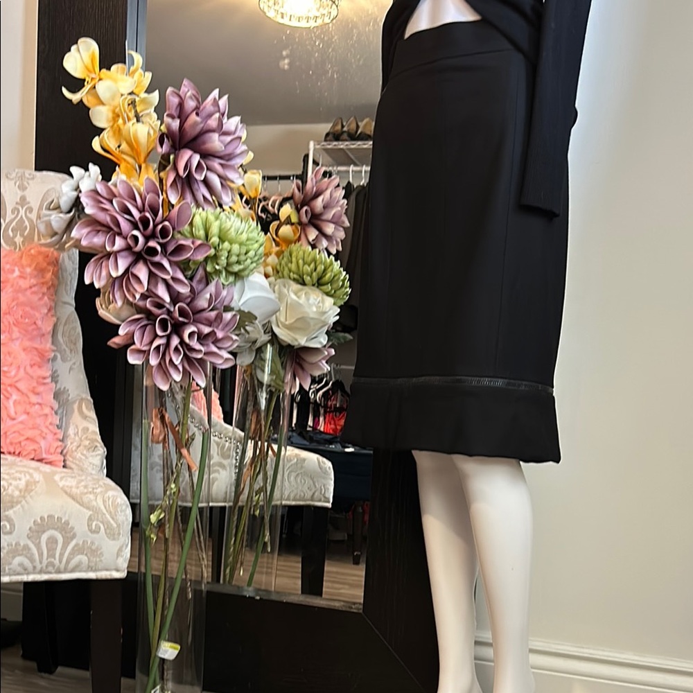 Akris Black Pencil Skirt with removable hem. Size 8
